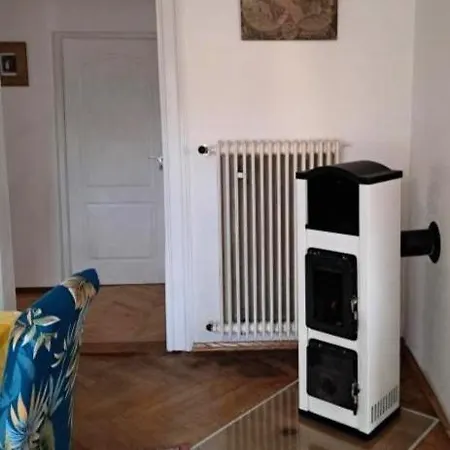 Julia Selfcheck Inandout Apartment *