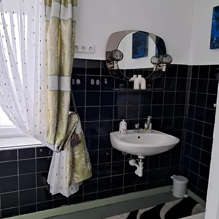 Apartment Julia Selfcheck Inandout