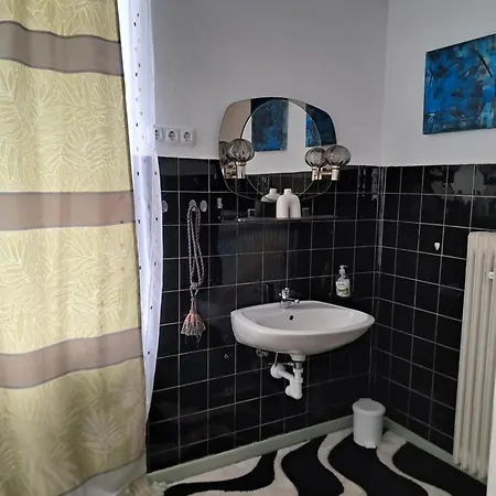 Julia Self-checkin *