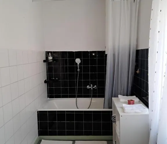 Julia Self-checkin *